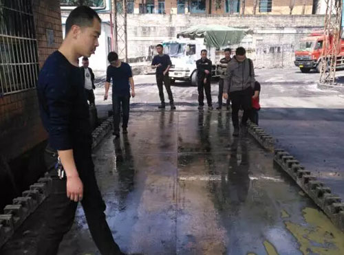 過磅檢查現(xiàn)場